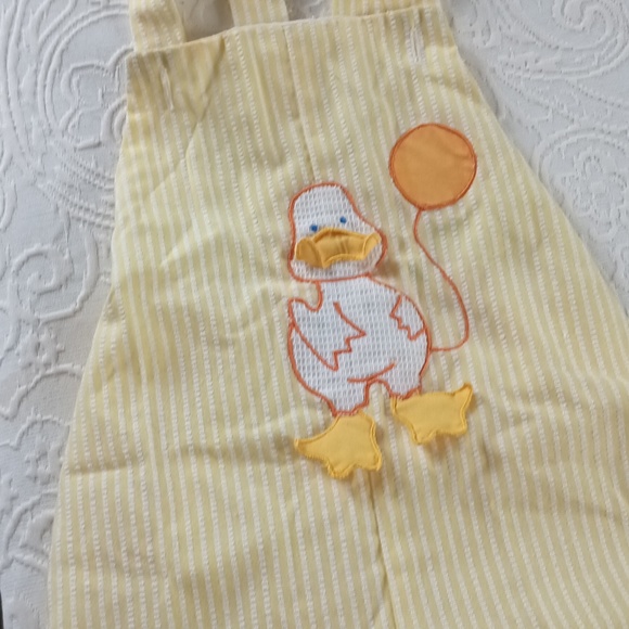Vintage sz 6 mos Short Overall in Yellow multi seersucker - Picture 2 of 7